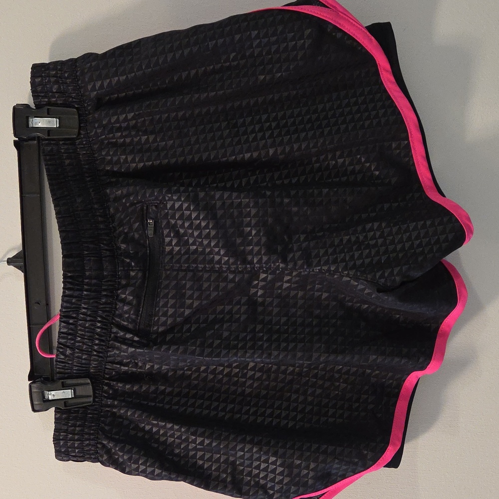 Leg3nd Black and Pink Women's Athletic Shorts. Womens Size Large - Picture 2 of 4